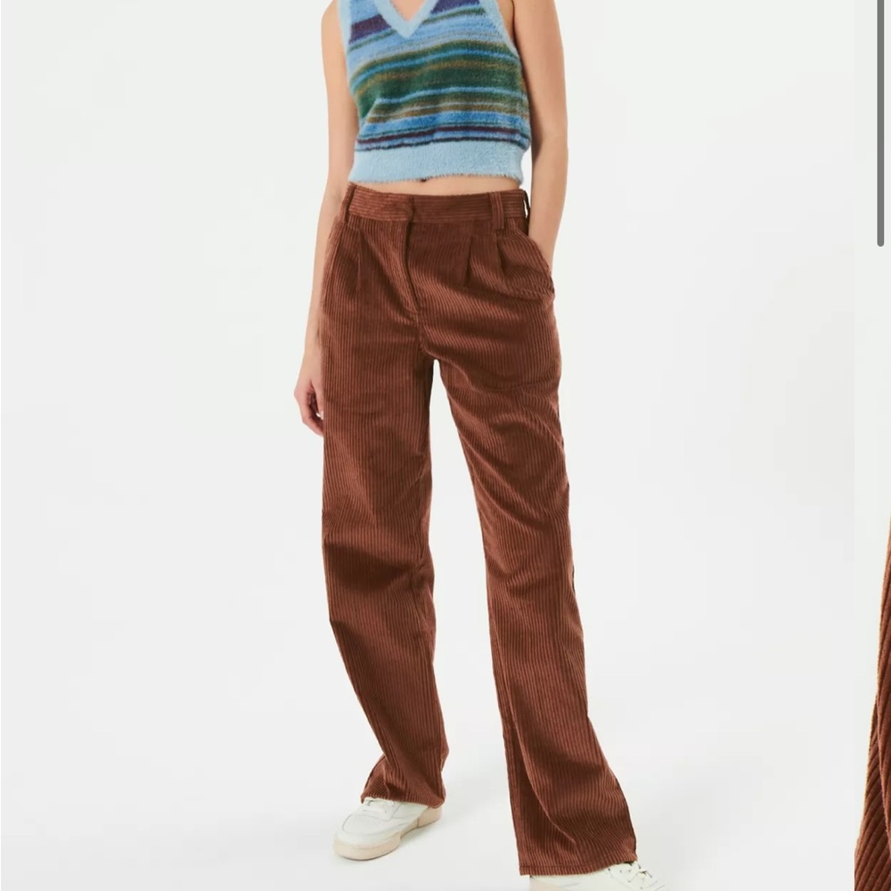 Aritzia Sunday Best Harvey Pant - Size 6. New with tags, never worn.